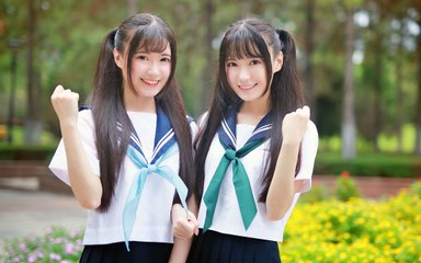 【呜哝x奶果】Twin Schoolgirls Dance Cover ハッピーラッキーアンホリデーマンデー【踊ってみた】