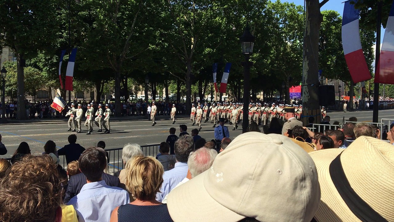 Défilé 14 Juillet Champs Elysées Passage du 1er régiment Tirailleurs Epinal