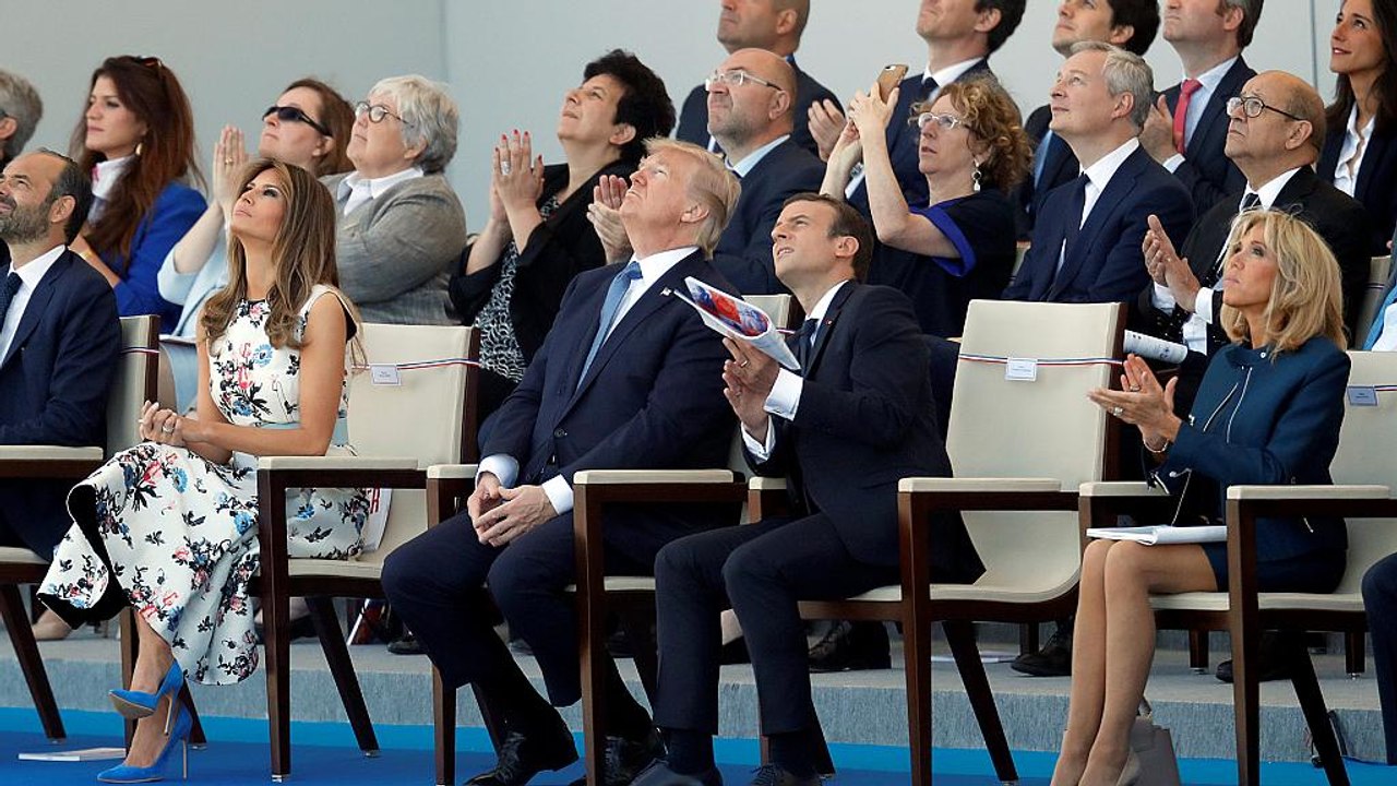 Paris: Trump und Macron nehmen die Parade ab