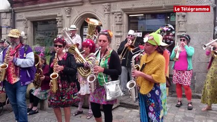 Carhaix. Le centre-ville au diapason du festival