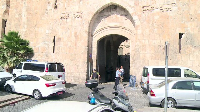Dos policías y tres atacantes muertos en un tiroteo en Jerusalén
