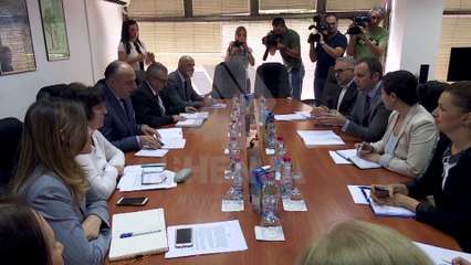 Antikorrupsioni angazhohet për ndarjen e shtetit nga partia