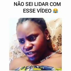 Rapariga tentou imitar um "beatboxer" mas o resultado é de partir o côco a rir!