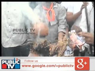 Bengaluru: Protest Against Girish Karnad