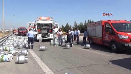 Mersin Tüp Dolu Kamyon Tır'a Çarptı, Faciadan Dönüldü