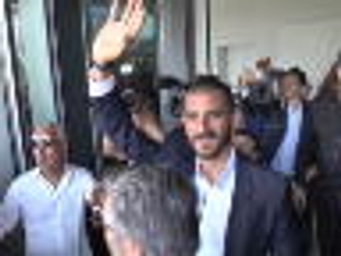 Bonucci given hero's welcome by Milan fans