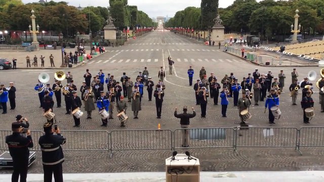 La répétition de la fanfare pour le 14 Juillet aux rythmes des Daft Punk !!
