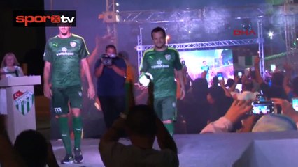 Bursaspor'un yeni formaları tanıtıldı