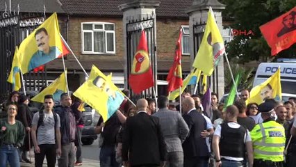Londra'da, PKK Yandaşları, Türkler'e Saldırdı