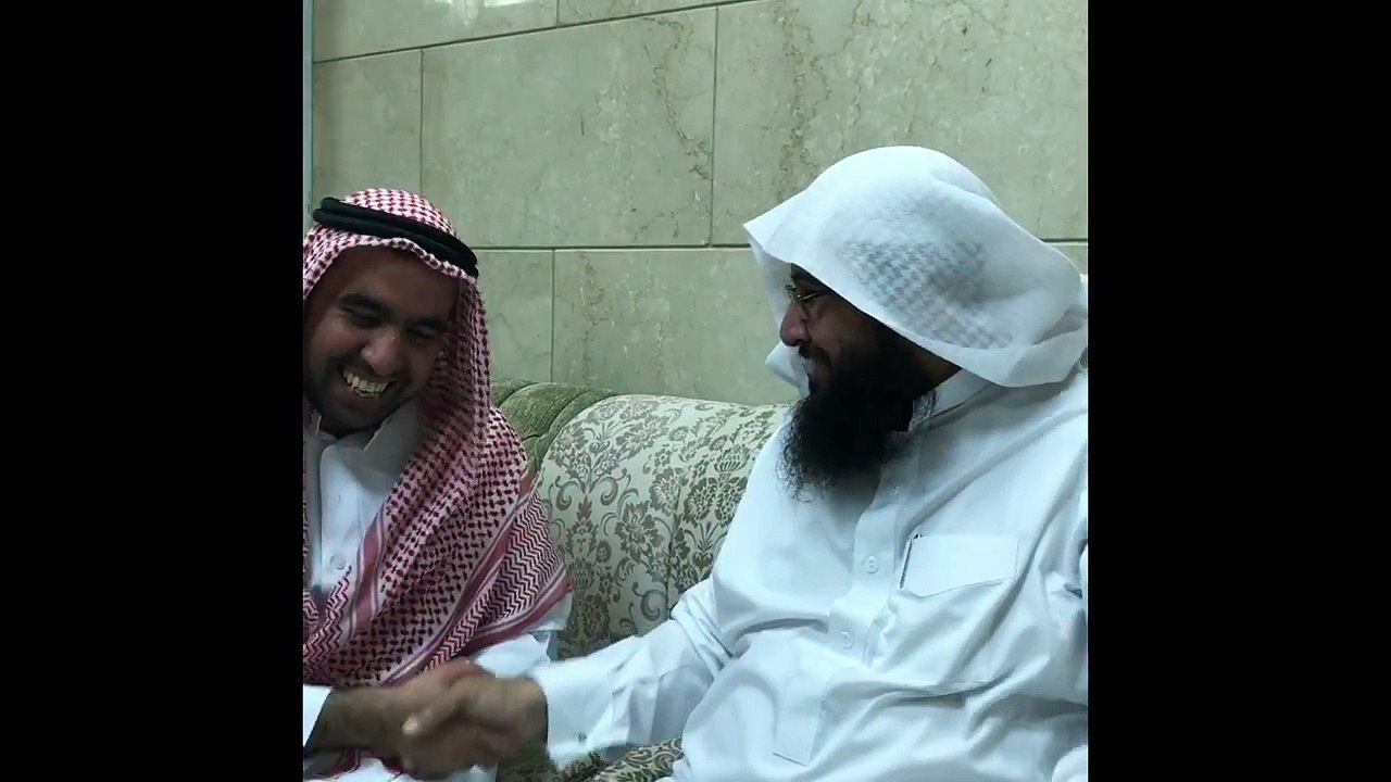 Medine müezzini Iyad sukri. Muazzin Madinah Iyad Shukri. Metin Demirtaş. Umre 2017. Medine müezzini ile hasbihal ve musafaha. Mescidi Nebevi müezzin odası. Mescidi Nebevi müezzini. Medine müezzinleri. Medine müezzin isimleri. Muazzin Madinah Munawwarah.