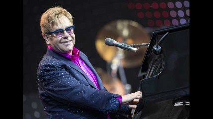 Elton John en soins intensifs, il donne de ses nouvelles sur Twitter !