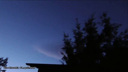 ...Σύννεφο η...UFO;;;Δείτε το περίεργο βίντεο!!!