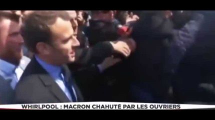 Emmanuel Macron hué et chahuté pendant sa visite à Whirlpool (vidéo)