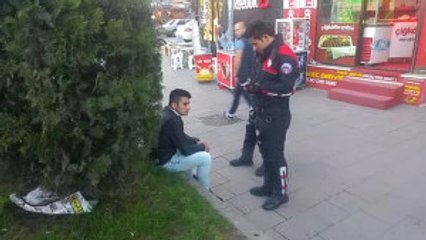 Baygın Bulunan İki Genç Hastaneye Kaldırıldı