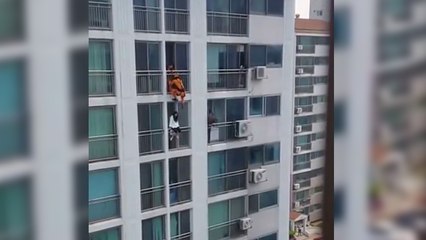 Un pompier sauve une fille suicidaire