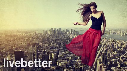 オフィスのコンピュータまたはPC上で動作し、集中する陽気なポップ・ミュージック part 4/4