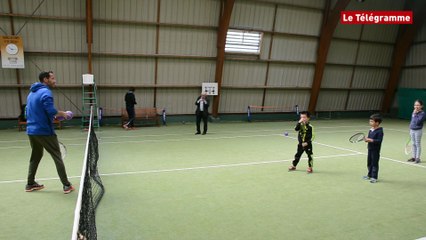 Open Kerbaty. Michaël Llodra tape la balle avec les jeunes