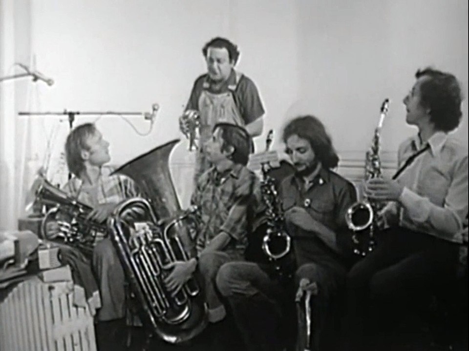 COLUCHE-Le Fil Des Jours 1975 Doc