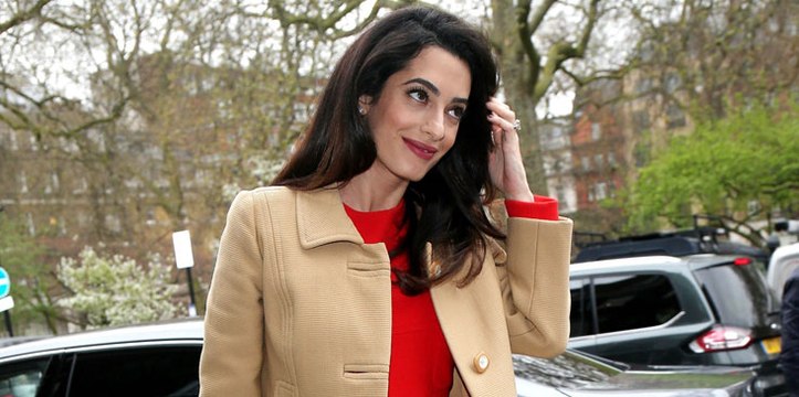 Pregnant Amal Clooney & Cindy Crawford Bonding Over Baby!