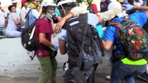 La ‘Cruz Verde’ que actúa en las protestas de Venezuela