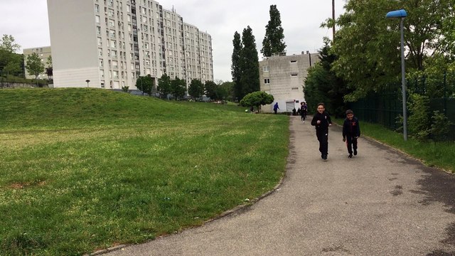 Les enfants du quartier des Vernes à Givors participent à un cross
