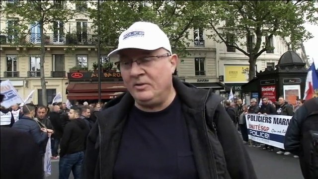 Après l'attentat des Champs-Elysées, des milliers de policiers en colère manifestent à Paris