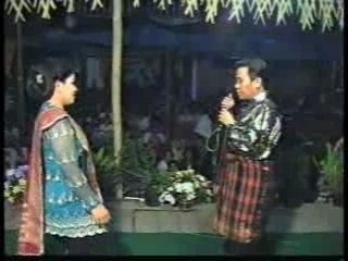 Lagu karo: adu perkolong-kolong