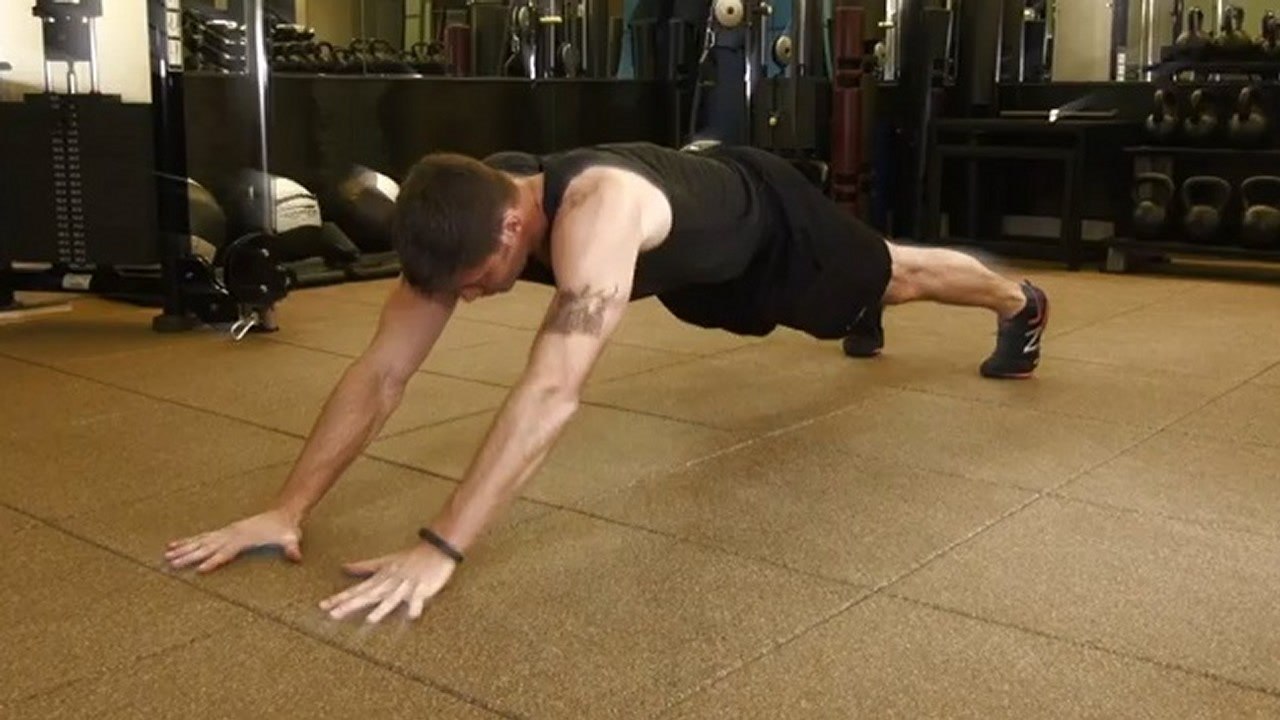 Bodyweight workout: Six-pack plank variations