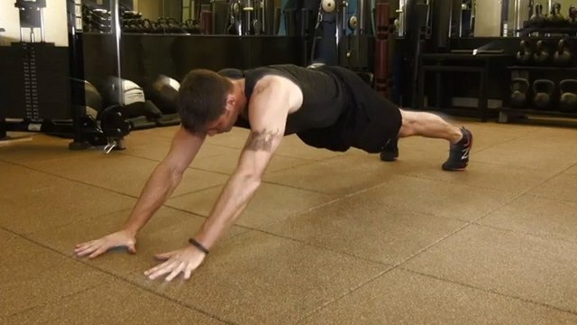 Bodyweight workout: Six-pack plank variations