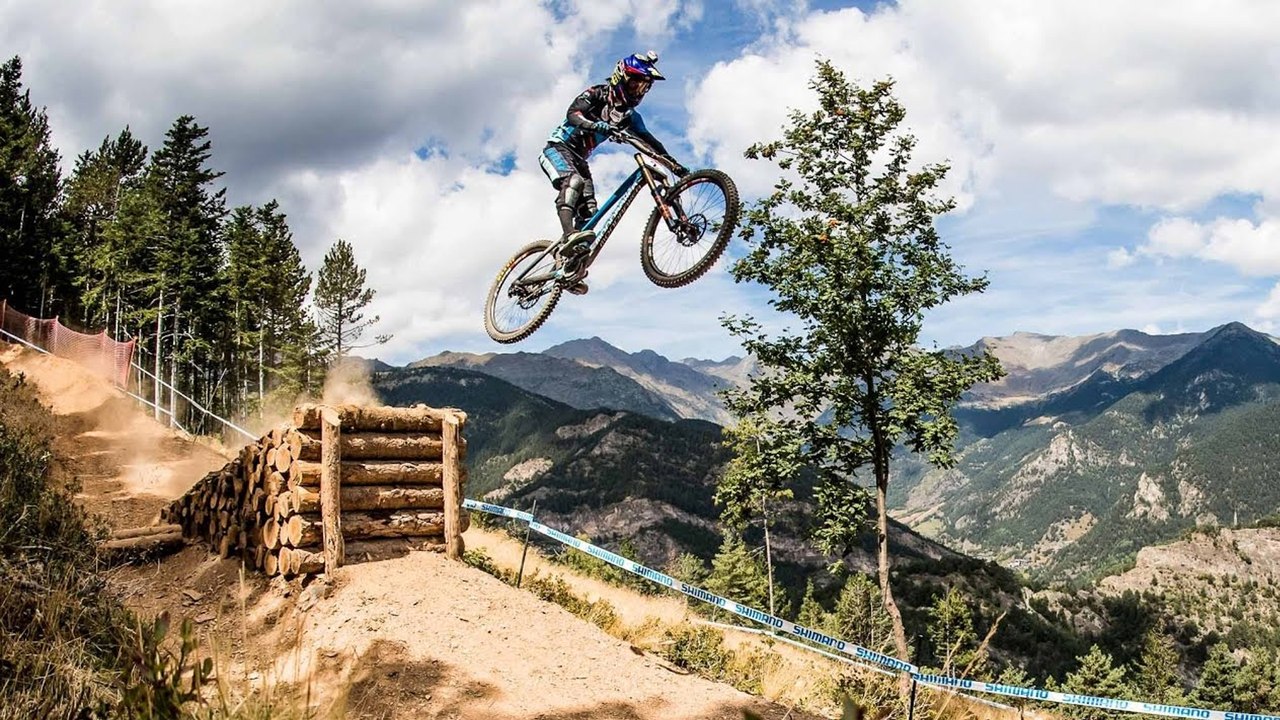 Catching Up w/ 2016 UCI MTB World Champ Danny Hart | Rob Meets