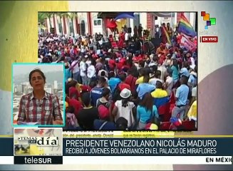 Jóvenes venezolanos muestran su respaldo al gobierno de Maduro