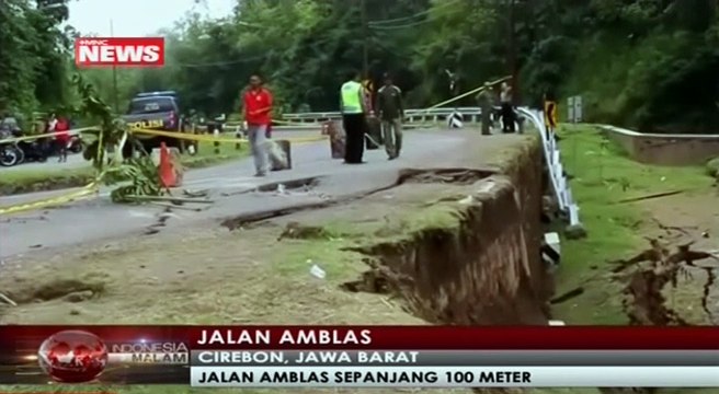 Hujan Deras Jalan Lintas Sumatera Amblas