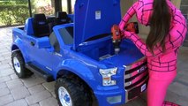 HULK PUSH PINK SPIDERGIRL INTO POOL w_ Freaky Joker Kids Driving Car Video Toys In Real life-cn