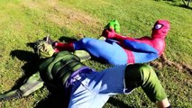 Hulk vs Spiderman _ Summer Pool Party _ Superhero Battle in Real Life!-u9_