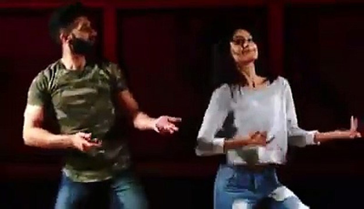 Bollywood dance