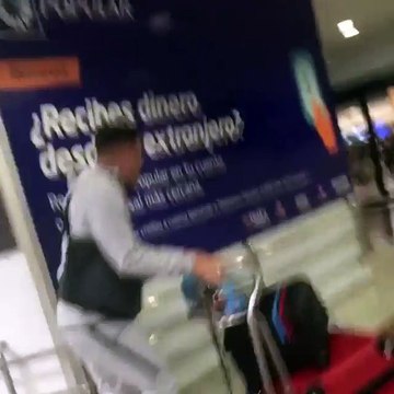 Casa blanca llega nuevamente al pais y desde ya Asegura los politicos estan acabando con el pais