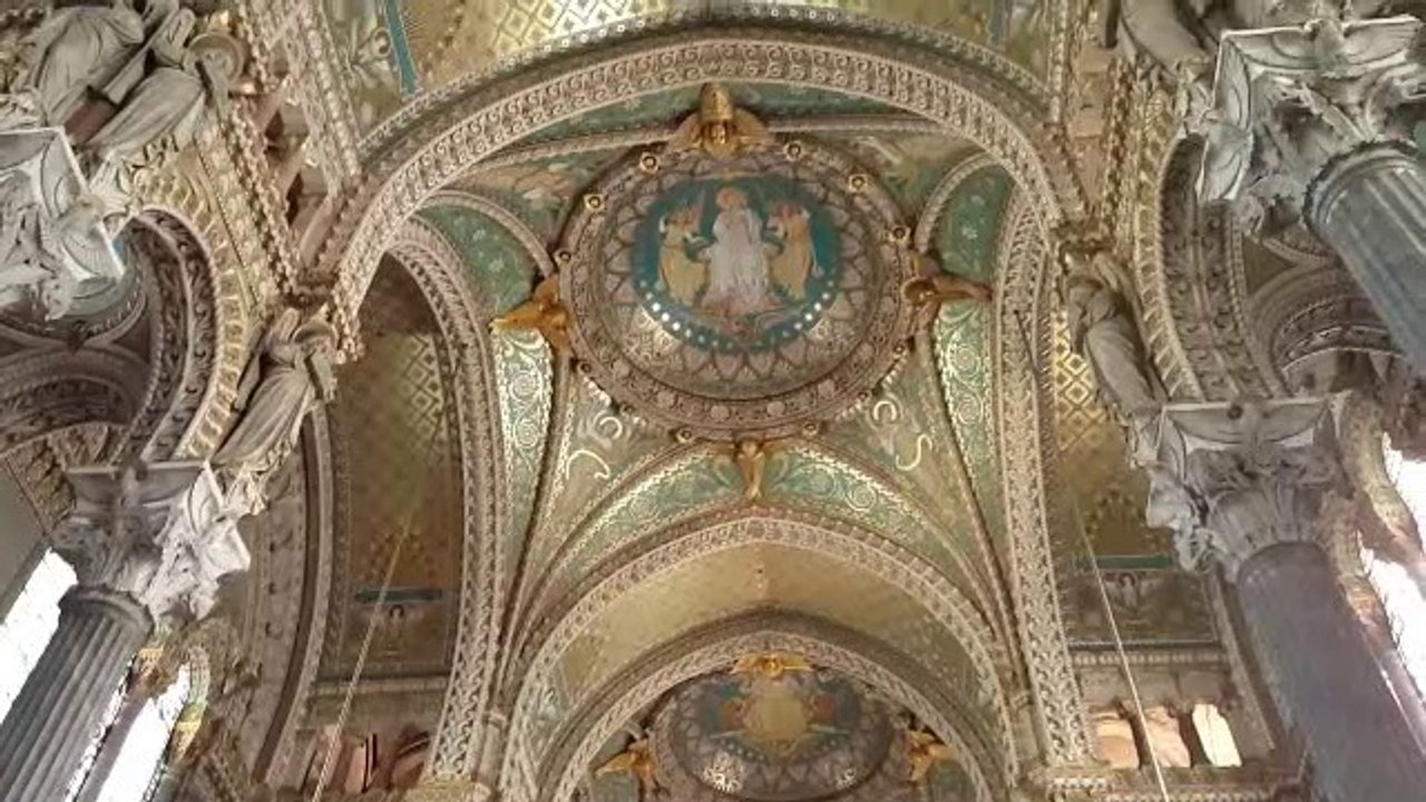 Eric Louzil & Echelon Studios present France Travelogue - Episode 23: Lyon Church Int.