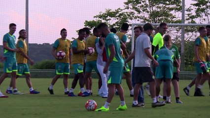 Viuda de Chapecoense reconstruye su vida con empleo de su esposo