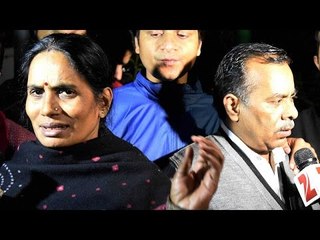 Nirbhaya’s parents stage silent protest at Rajghat