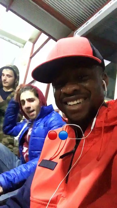 Onazi bordo mavililerin gönlünü kazanıyor