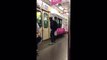 Cette vieille pète un plomb dans un train au japon