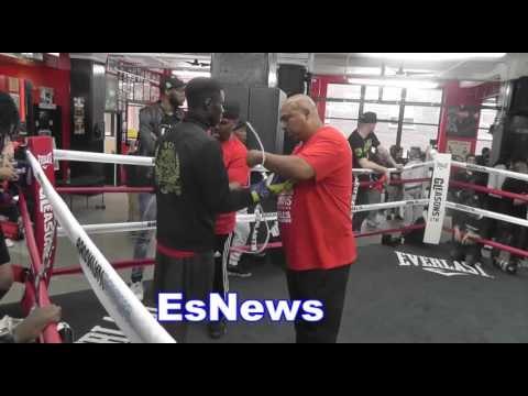 boxing star Richardson Hitchins fights on ward berto vs porter card EsNews Boxing