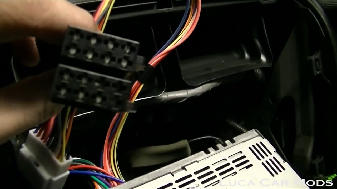 How To - Carkit Installation Parrot MKi9200