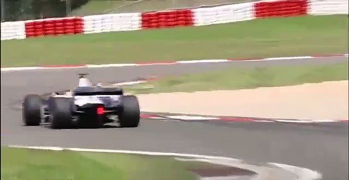 F1 Car vs Bike BMW Sauber F1 vs BMW S 1000 RR
