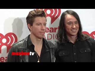 下载视频: Shaun White and Jared Palomar iHeartRadio Music Festival 2013 Red Carpet Arrivals