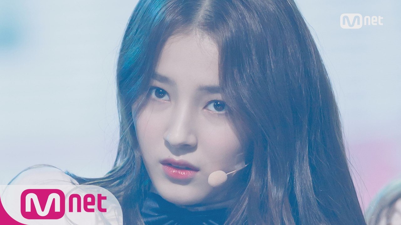 ′COMEBACK′ 사랑에 빠진 소녀들의 수줍은 고백 ′모모랜드′의 ′어마어마해′ 무대
