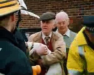 LONDON BURNING S9 E9 (2)