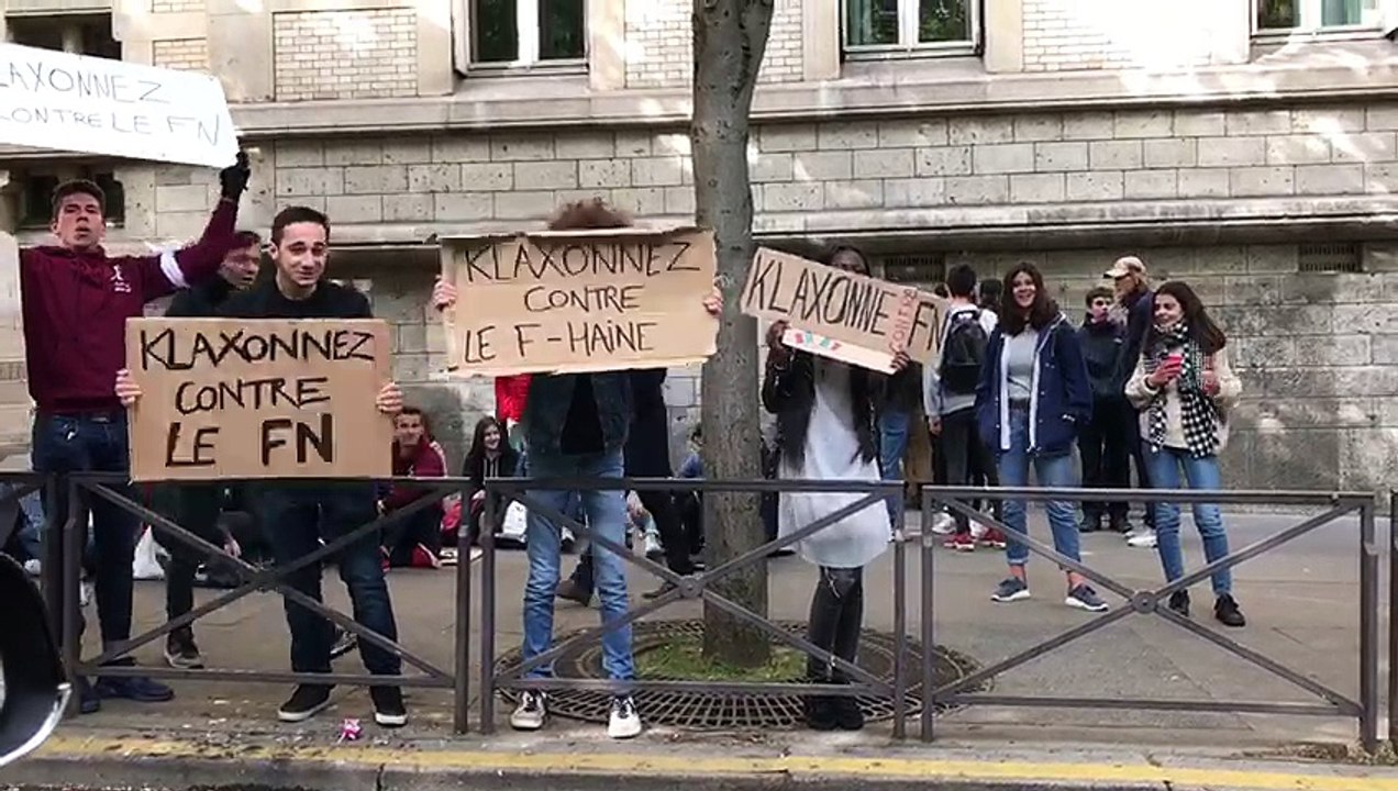 "Ni Marine, ni Macron": lycéens et étudiants manifestent à Paris, des tensions à Bastille