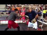 Robert Garcia working with Erick Deleon - EsNews boxing