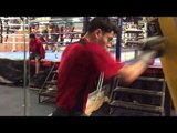 Hector Tanajara killing heavybag  - EsNews boxing